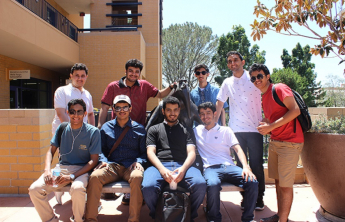 تسعة من طلاب الكليات الهندسية بجامعة الأمير سطام يغادرون للتدريب في جامعة كاليفورنيا ارفاين الأمريكية