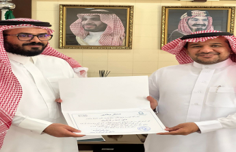 The Dean of the College meets and honors a number of female students in recognition of their outstanding participation in the Hackathon 2024.