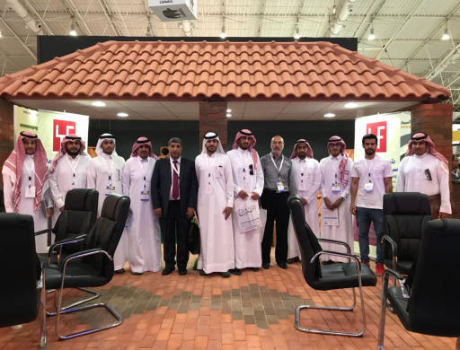 طلاب قسم الهندسة المدنية في زيارة لمعرض البناء بالرياض