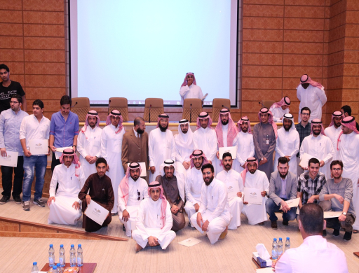 الكلية تقيم الملتقى التحضيري للملتقى العلمي الثاني